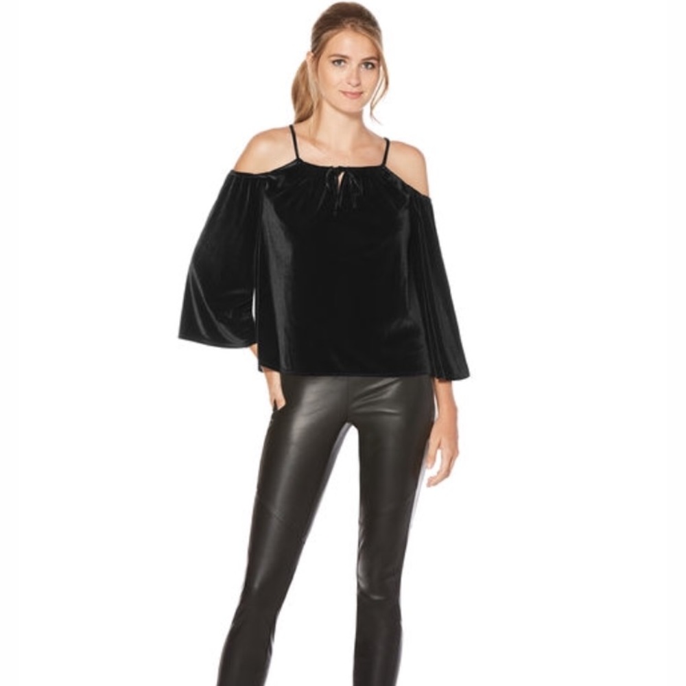 NWOT Laundry by Shelli Segal Velvet Top